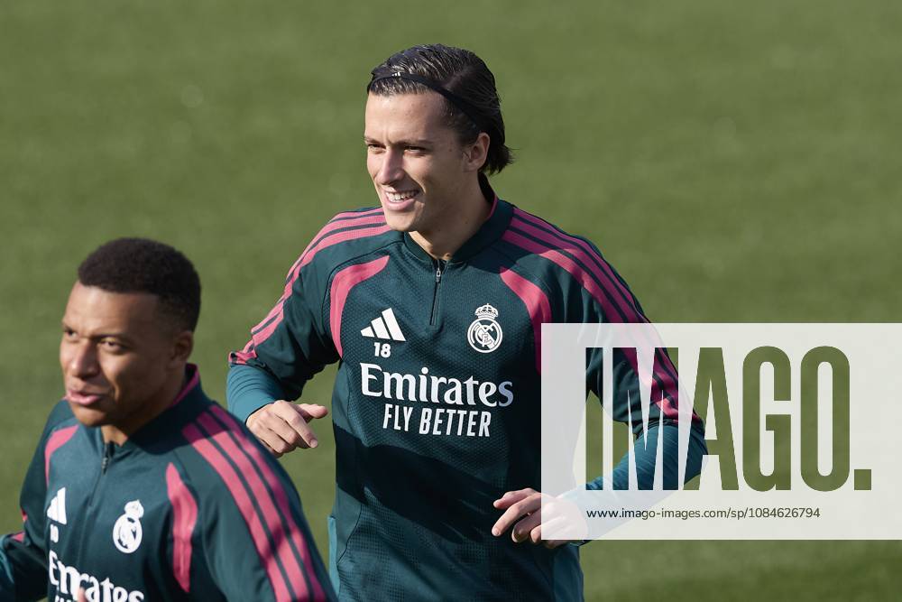 Alvaro Carreras (Real Madrid CF) is seen in action during a training session on the eve of the LaLiga EA SPORTS 2026 2027 match between Real Madrid CF and Sevilla FC..Real Madrid CF is holding its final training session and press conference, PK, Pressekonferenz ahead of its ninth LaLiga game. Madrid Spain - ZUMAs197 20261017_aaa_s197_040