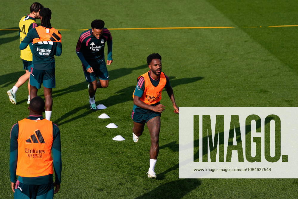 Vinicius Junior during the training day of Real Madrid ahead the Spanish League, LaLiga EA Sports, football match against Sevilla FC at Ciudad Deportiva Real Madrid on October 17, 2026, in Valdebebas, Madrid, Spain. Real Madrid Training And press conference, PK, Pressekonferenz - LaLiga Ea Sports - ZUMAa181 20261017_zaa_a181_065