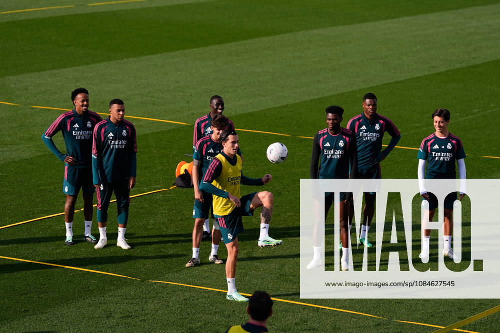 Alvaro Carreras during the training day of Real Madrid ahead the Spanish League, LaLiga EA Sports, football match against Sevilla FC at Ciudad Deportiva Real Madrid on October 17, 2026, in Valdebebas, Madrid, Spain. Real Madrid Training And press conference, PK, Pressekonferenz - LaLiga Ea Sports - ZUMAa181 20261017_zaa_a181_066