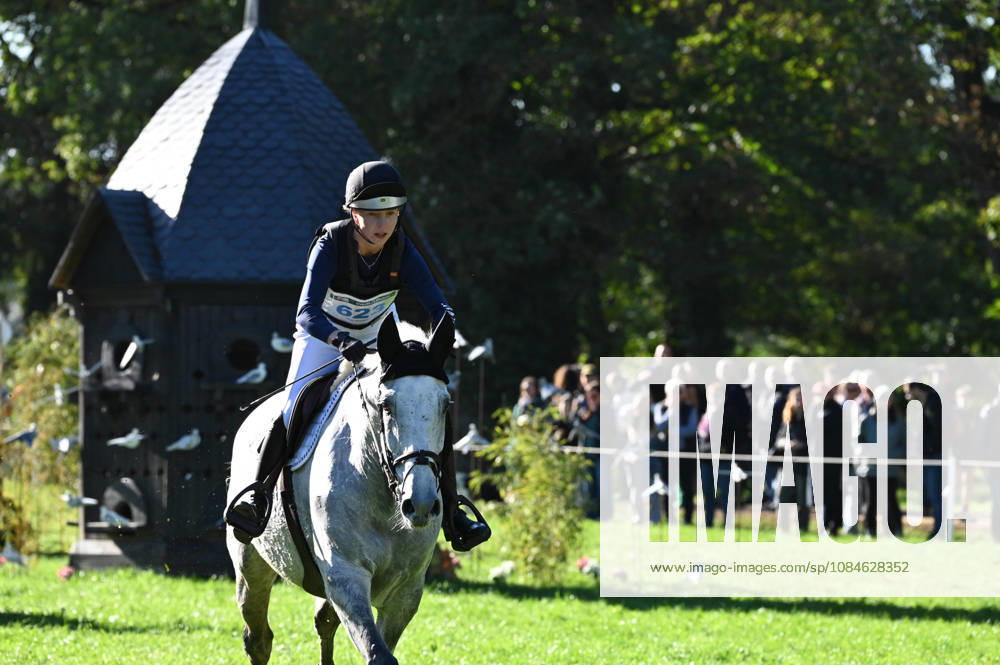 MONDIAL DU LION 2026 - CROSS COUNTRY LE LION-D ANGERS, FRANCE - OCTOBER 17, 2026 : Anni Huovinen riding Ucorona during the cross-country competition at the Mondial du Lion 2026, FEI WBFSH Eventing World Breeding Championship for Young Horses. Le Lion-d AngersFrance