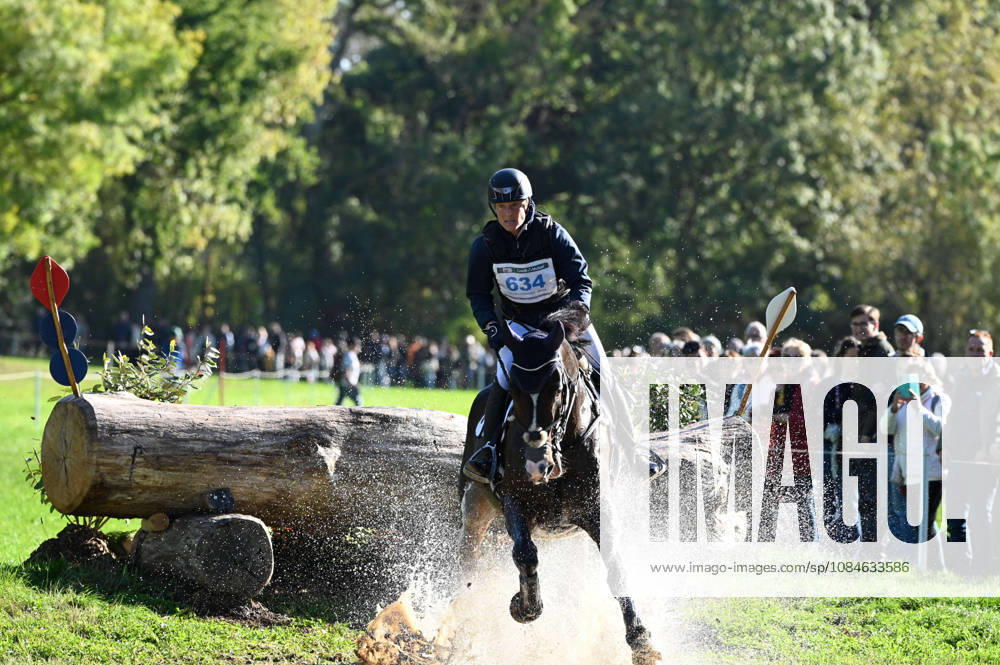 MONDIAL DU LION 2026 - CROSS COUNTRY LE LION-D ANGERS, FRANCE - OCTOBER 17, 2026 : Lara de Liedekerke-Meier riding Herakles during the cross-country competition at the Mondial du Lion 2026, FEI WBFSH Eventing World Breeding Championship for Young Horses. Le Lion-d AngersFrance