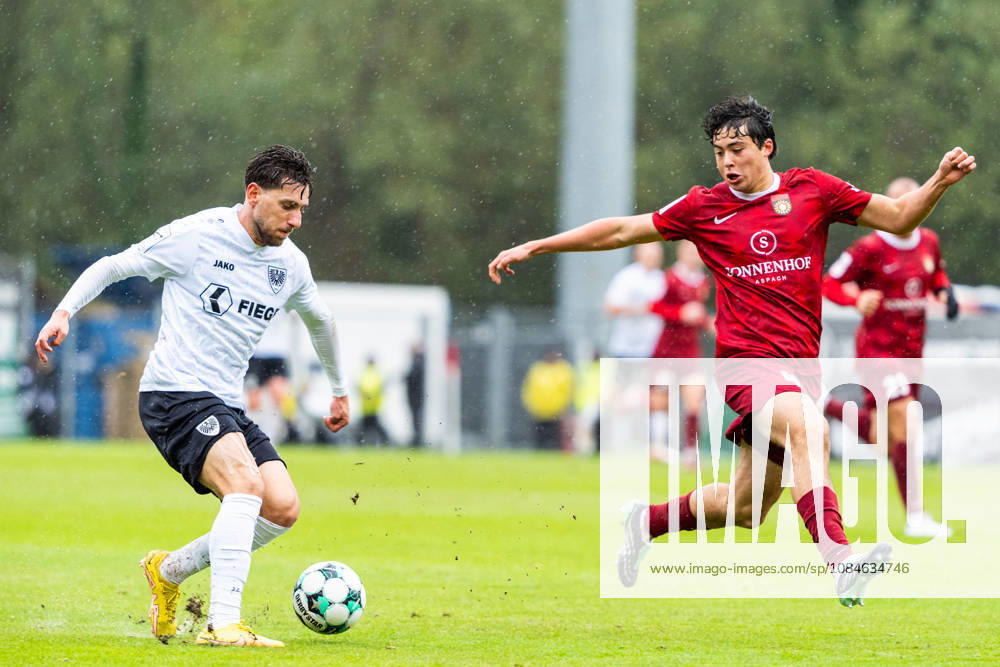 3rd Division: SG Sonnenhof Großaspach vs. SC Preußen Münster, October 17, 2026, Aspach, GERMANY October 17, 2026 Charalambos Makridis of SC Preußen Münster, No. 14, battles for the ball with Franz Xaver Bleicher of SG Sonnenhof Großaspach, 4 during the match between SG Sonnenhof Großaspach and SC Preußen Münster on Matchday 10 of the 3. Liga at the WIRmachenDRUCK Arena