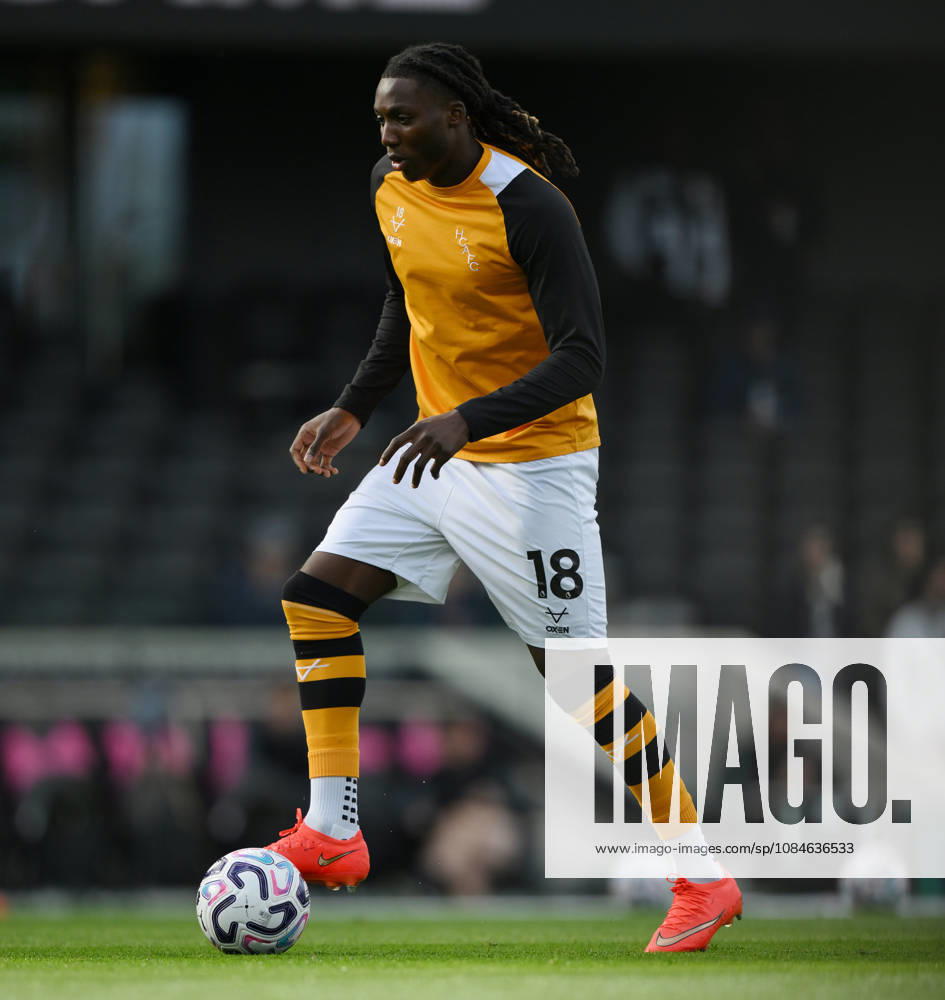 Fulham v Hull City Premier League Hull City s Brooke Norton Cuffy warming up during the Premier League match at Craven Cottage, London 17 10 2026 UK Newspapers OUT