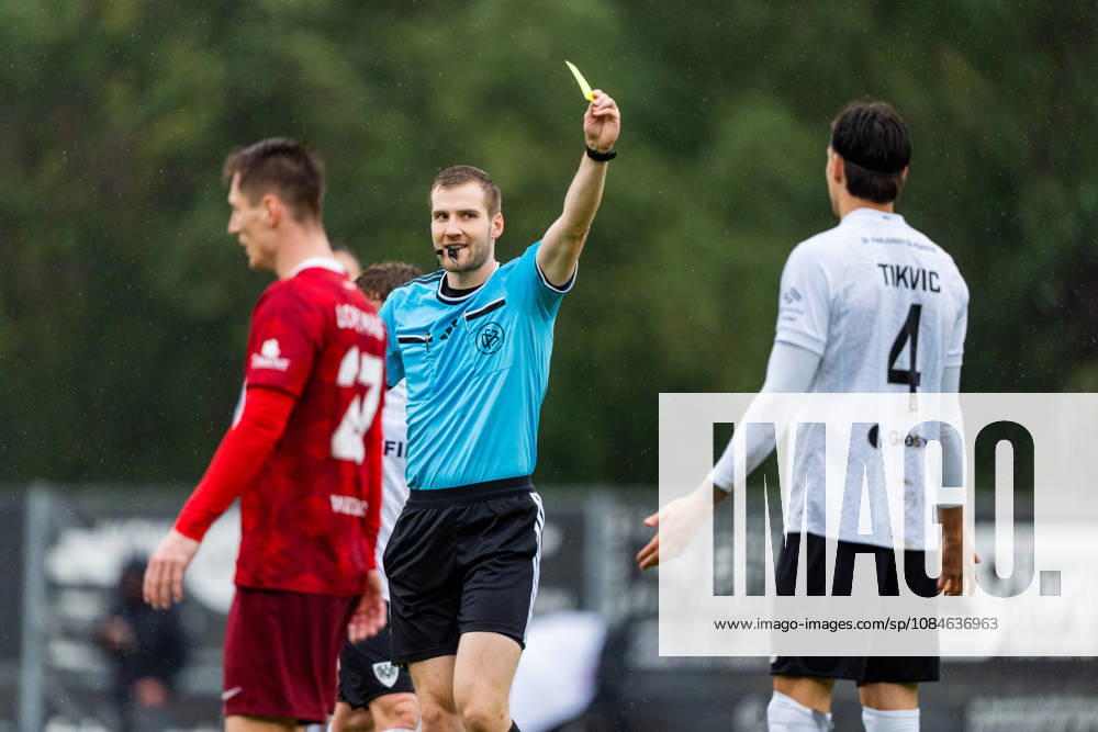 3rd Division: SG Sonnenhof Großaspach vs. SC Preußen Münster, October 17, 2026, Aspach, GERMANY October 17, 2026 Antonio Tikvic of SC Preußen Münster receives a yellow card from referee Simon Schreiner during the match between SG Sonnenhof Großaspach and SC Preußen Münster on Matchday 10 of the 3. Liga at the WIRmachenDRUCK Arena