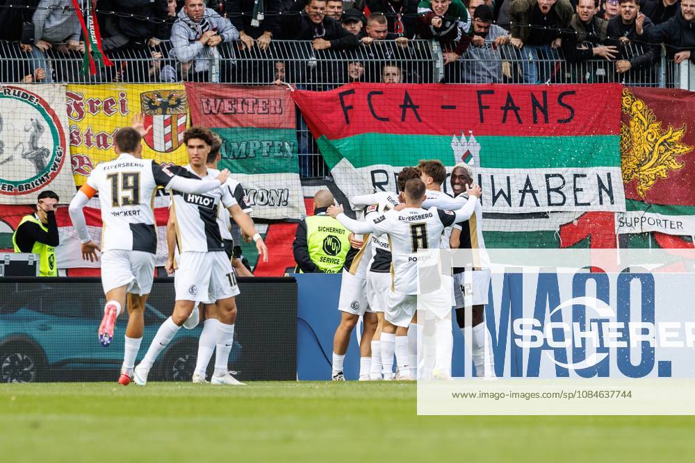 Lasse Guenther of SV 07 Elversberg celebrates the 2-0 goal with his team; goal celebration, cheering, joy, emotions; SV Elversberg vs. FC Augsburg, soccer, Bundesliga 1, Matchday 6, 2026–2027 season, October 17, 2026, SV Elversberg vs. FC Augsburg, soccer, Bundesliga 1, Matchday 6, 2026–2027 season