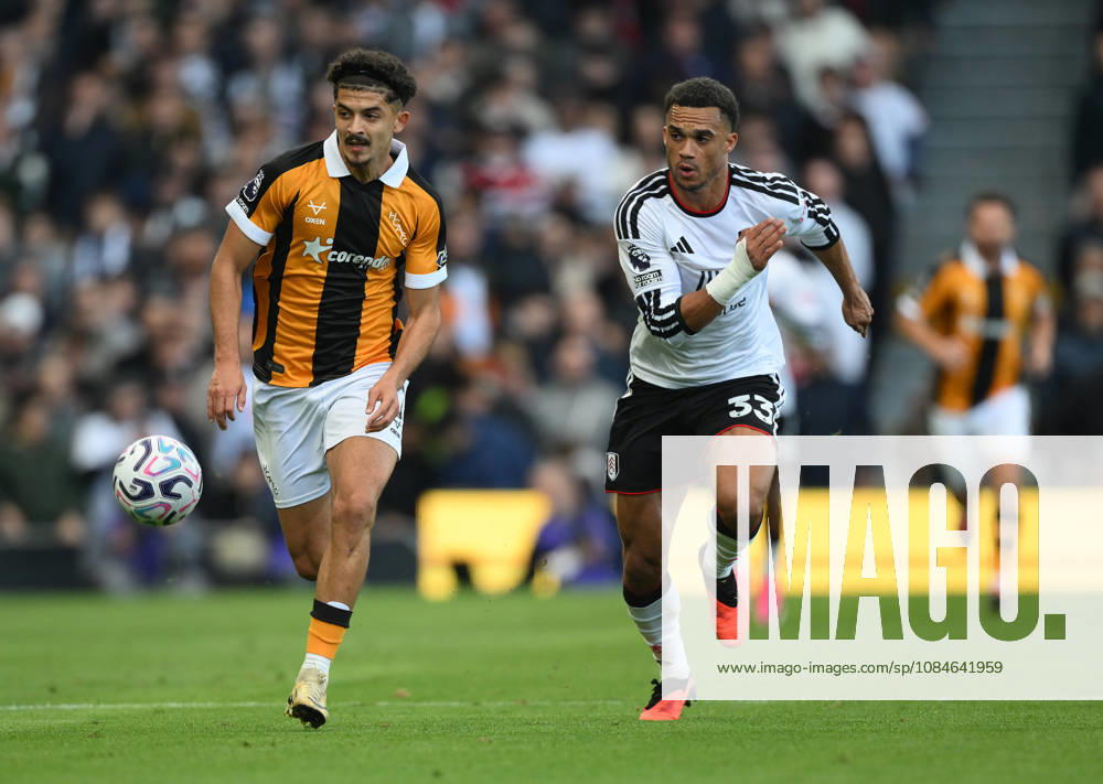 Fulham v Hull City Premier League Fulhams Antonee Robinson (right) and Hull City s Mohamed Belloumi during the Premier League match at Craven Cottage, London 17 10 2026 UK Newspapers OUT