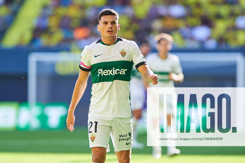Lucas Cepeda of Elche CF during the LaLiga EA Sports match between Villarreal CF and Elche CF at Estadio de la Cerámica on October 17, 2026, in Villarreal, Spain