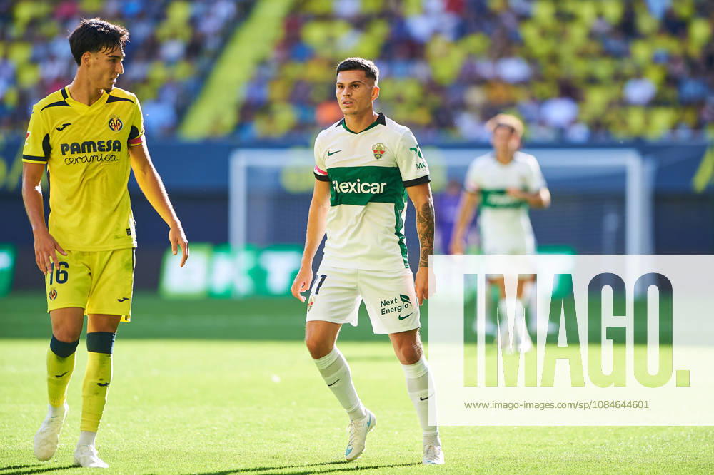 Lucas Cepeda of Elche CF during the LaLiga EA Sports match between Villarreal CF and Elche CF at Estadio de la Cerámica on October 17, 2026, in Villarreal, Spain