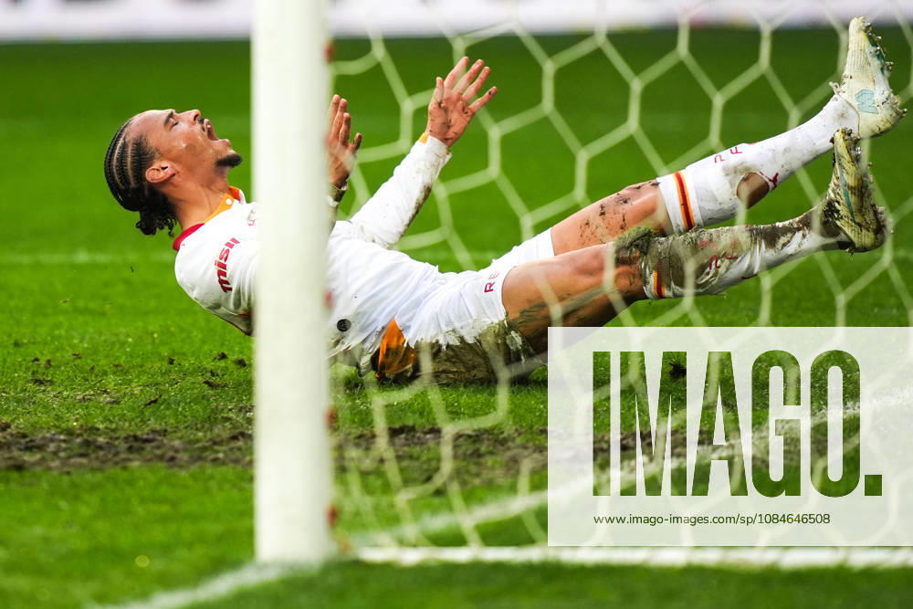 Genclerbirligi v Galatasaray - Turkish Super Lig ANKARA, TURKIYE - OCTOBER 17: Leroy Sane (10) of Galatasaray in action during Turkish Super Lig week 8 match between Genclerbirligi and Galatasaray at Eryaman Stadium in Ankara, Turkiye, on October 17, 2026. Dilara Irem Sancar Anadolu Ankara Turkey. Editorial use only. Please get in touch for any other usage.
