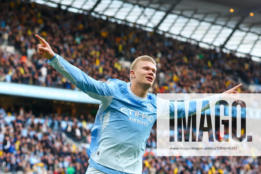 17th October 2026; Etihad Stadium, Manchester, England; Premier League Football, Manchester City versus Ipswich Town; Erling Haaland of Manchester City celebrates after scoring in the 69th minute for 3-1 RogerxEvans