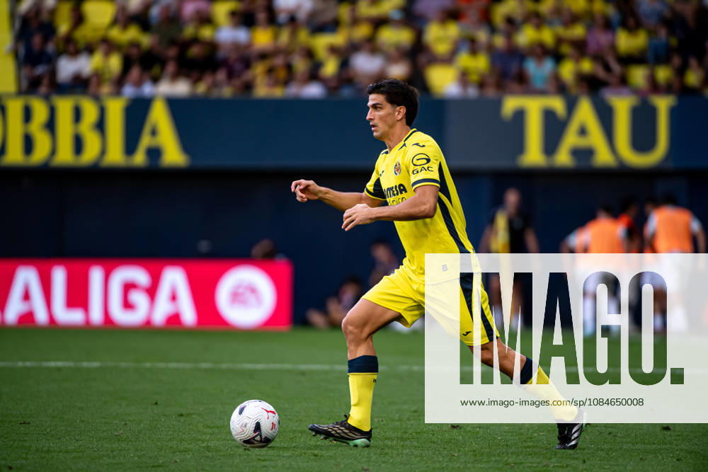 GERARD MORENO of Villarreal CF runs with the ball during the LaLiga EA Sports, match between Villarreal CF and Elche at Ceramica stadium Soccer 2026: LaLiga: Villarreal CF - Elche - ZUMAs385 20261017_zsp_s385_029
