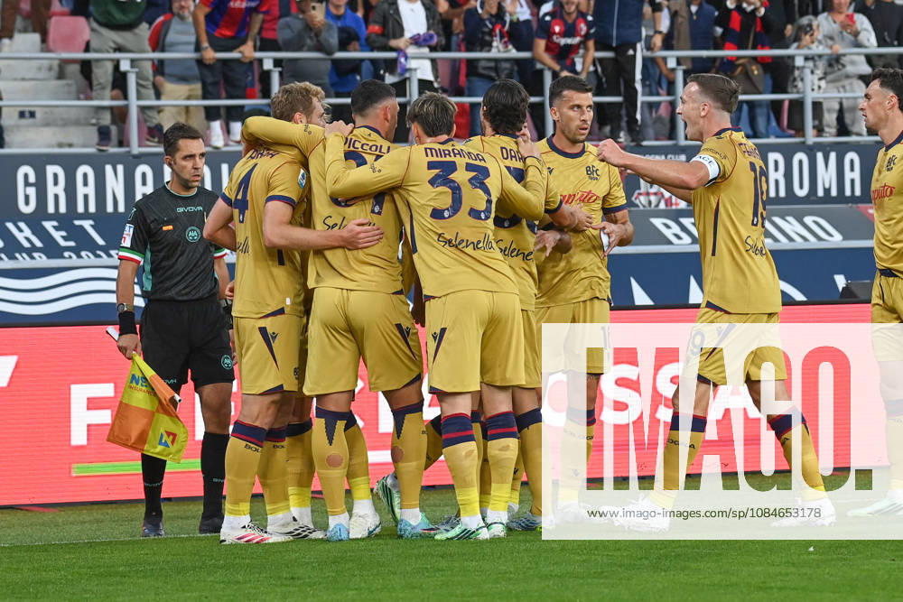 IPA89810717 - Tommaso Pobega (Bologna FC) is celebrated by his teammate after scoring a goal during the Bologna FC vs. Inter - FC Internazionale Italian Serie A soccer match in Bologna, Italy, on October 17, 2026