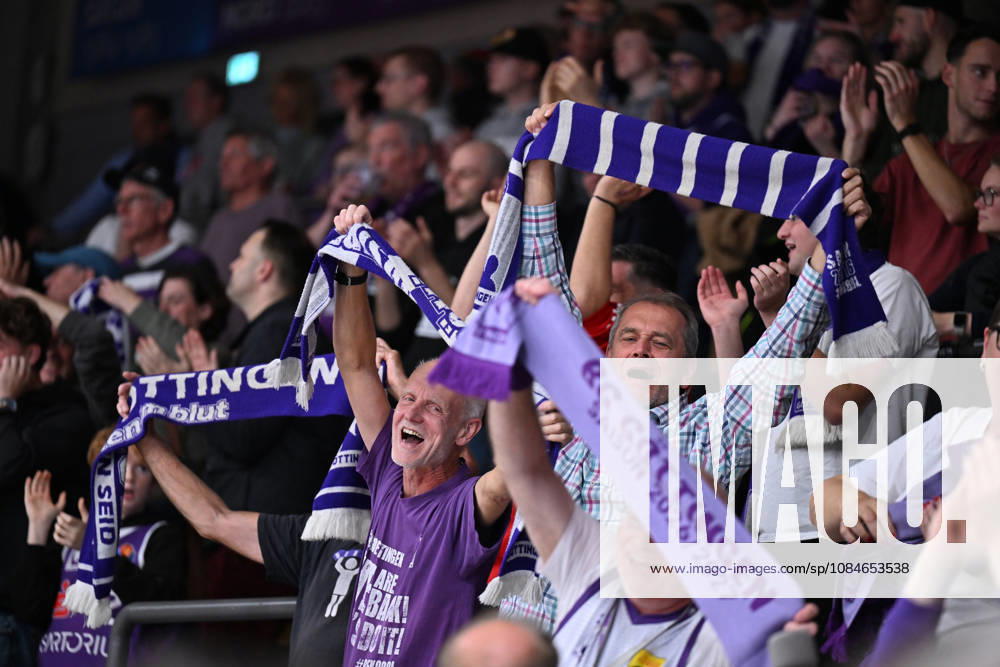 BG Göttingen vs. Nürnberg Falcons, 17–10, 2026, Göttingen Basketball, 2. Bundesliga, ProA, BG Göttingen vs. Nürnberg Falcons, Matchday 5, Sparkassen Arena: Fans cheer and hold up scarves bearing the word GÖTTINGEN ; Göttingen, Lower Saxony, Germany