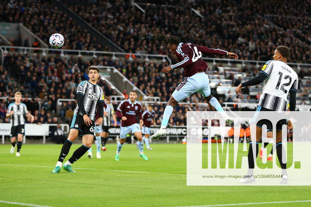 NEWCASTLE UPON TYNE, ENGLAND, OCTOBER 17: Johan Manzambi of Aston Villa scores the opening goal during a Premier League 2026-27 match between Newcastle United and Aston Villa at St James Park on October 17, 2026 in Newcastle Upon Tyne, England. (Photo by Zach Forster Sports Press Photo)