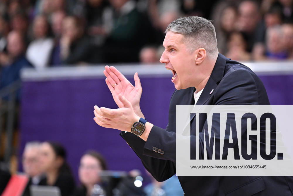 BG Göttingen vs. Nürnberg Falcons, 17-10-2026, Göttingen Basketball, 2. Bundesliga, ProA, BG Göttingen vs. Nürnberg Falcons, Matchday 5, Sparkassen Arena, Head Coach Martins Gulbis, BG Göttingen, Göttingen, Lower Saxony, Germany