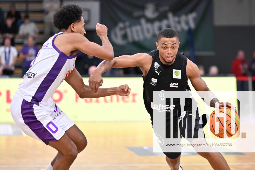 BG Göttingen vs. Nürnberg Falcons, 17-10-2026, Göttingen Basketball, 2. Bundesliga, ProA, BG Göttingen vs. Nürnberg Falcons, Matchday 5, Sparkassen Arena, Xavier Bell of the Nürnberg Falcons dribbles in Göttingen, Lower Saxony, Germany