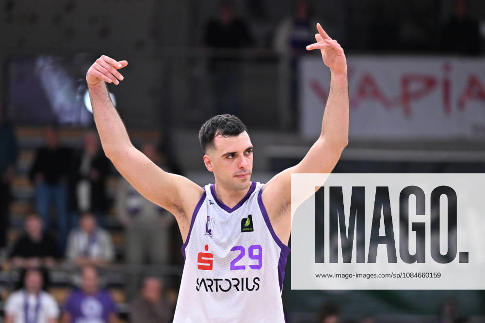 BG Göttingen vs. Nürnberg Falcons, 17-10, 2026, Göttingen Basketball, 2. Bundesliga, ProA, BG Göttingen vs. Nürnberg Falcons, Matchday 5, Sparkassen Arena, Omar Pajic, BG Göttingen celebrates, Göttingen, Lower Saxony, Germany