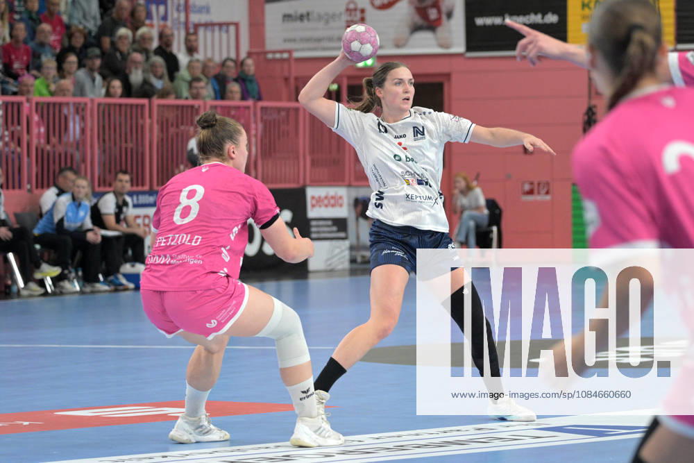 Alicia Stoffel (Sport Union Neckarsulm), No. 13, in action against Ida Petzold (TusSies Metzingen), No. 08; TusSies Metzingen vs. Sport Union Neckarsulm, Handball, Alsco HBF, Matchday 6, 2026–2027 Season, October 17, 2026, TusSies Metzingen vs. Sport Union Neckarsulm, Handball, Alsco HBF, Matchday 6, 2026–2027 Season, October 17, 2026, Tübingen