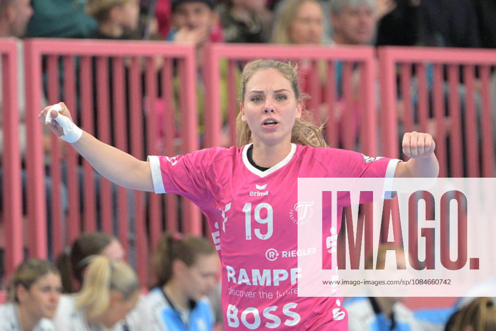 Johanna Farkas of TusSies Metzingen, 19, celebrates after scoring a goal in the TusSies Metzingen vs. Sport Union Neckarsulm game, handball, Alsco HBF, Matchday 6, 2026–2027 season, October 17, 2026: TusSies Metzingen vs. Sport Union Neckarsulm, Handball, Alsco HBF, Matchday 6, 2026–2027 season, October 17, 2026, Tübingen