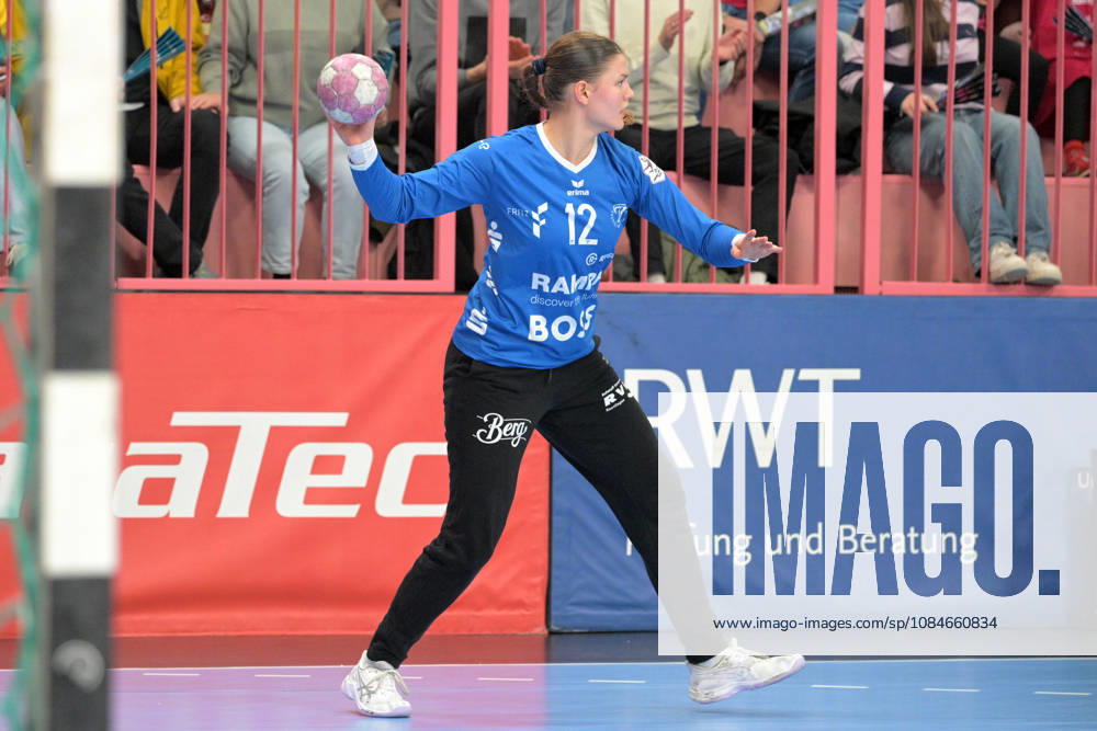 Marie Kristin Weiss (TusSies Metzingen, 12) im Tor am Ball TusSies Metzingen vs. Union Neckarsulm , Handball, Alsco HBF, 06.Ligaspieltag, Saison 2026 2027, 17.10.2026 TusSies Metzingen vs. Sport-Union Neckarsulm , Handball, Alsco HBF, 06.Ligaspieltag, Saison 2026 2027, 17.10.2026 Tuebingen