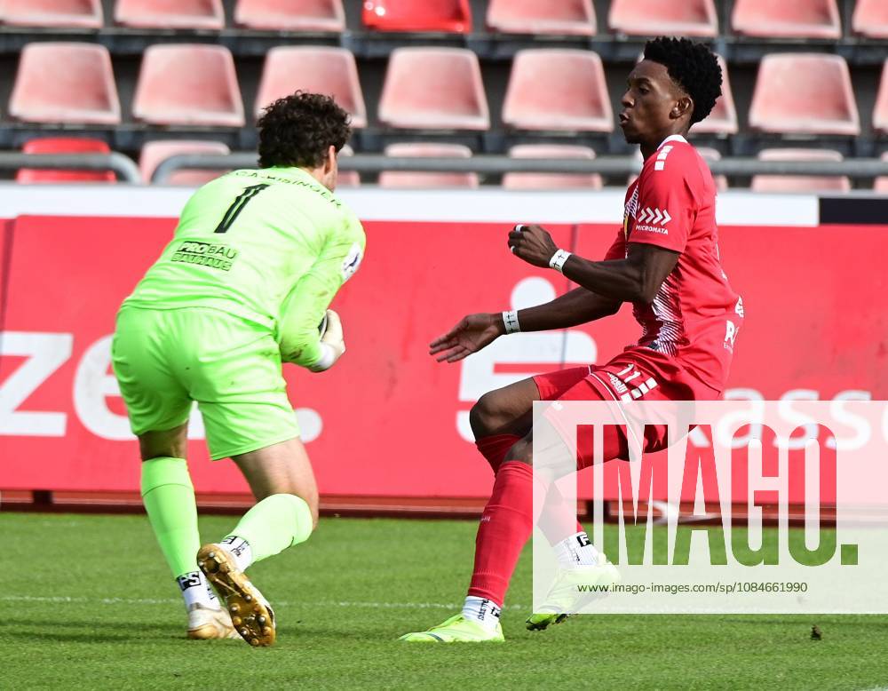 Kassel, Auestadion, Regionalliga Südwest, 2026–2027 season, KSV Hessen Kassel vs. VfR Mannheim, Goalkeeper David Nreca Bisinger, VfR Mannheim vs. Phinees Bonianga 11, Hessen Kassel