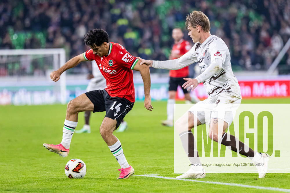 L R Husseyn Chakroun, Hannover 96, No. 14, in a tackle with Eric Smith, FC St. Pauli, No. 08, GER; Hannover 96 vs. FC St. Pauli, soccer, 2. Bundesliga, Matchday 8, 2026–2027 season, October 17, 2026 DFL regulations prohibit any use of photographs as image sequences and or quasi-video GER, Hannover 96 vs. FC St. Pauli, soccer, 2. Bundesliga, Matchday 8, 2026–2027 season, October 17, 2026, Hannover