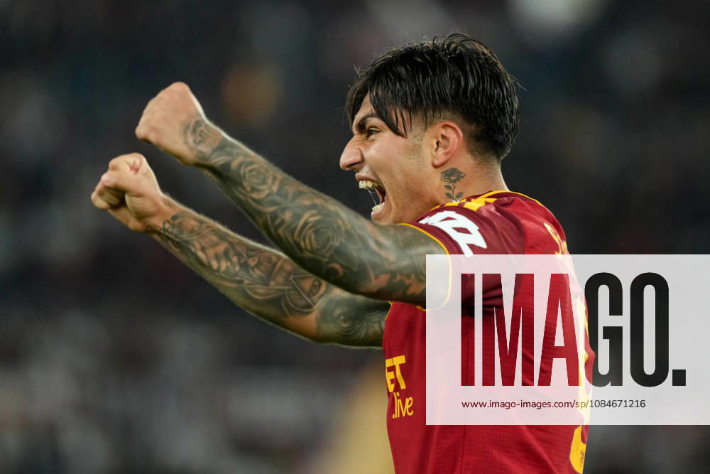 Santiago Castro of AS Roma celebrates sfter scoring the goal of 1-0 during the Serie A 2026 2027 football match between AS Roma and Genoa CFC at Stadio Olimpico in Rome (Italy), October 17, 2026. antoniettaxbaldassarre