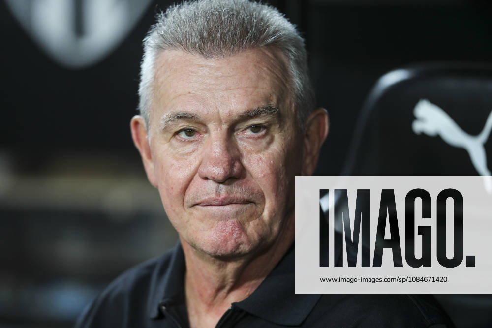 Javier Aguirre, head coach of Valencia CF, looks on during the Spanish league, LaLiga EA Sports, football match played between Valencia CF and Athletic Club at Mestalla stadium on October 17, 2026, in Valencia, Spain. Valencia CF V Athletic Club - LaLiga EA Sports - ZUMAa181 20261017_zaa_a181_454