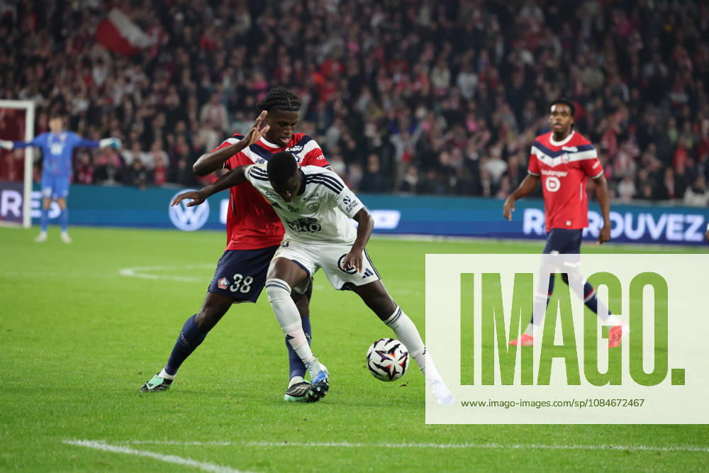 Pathé MBOUP (Brest) et Adeagan GOFFI (LOSC Lille) lors du match LOSC Lille vs Brest, Ligue 1, Decathlon Arena stade Pierre Mauroy, le 17 octobre 2026 - photo Laurent Sanson PsnewZ
