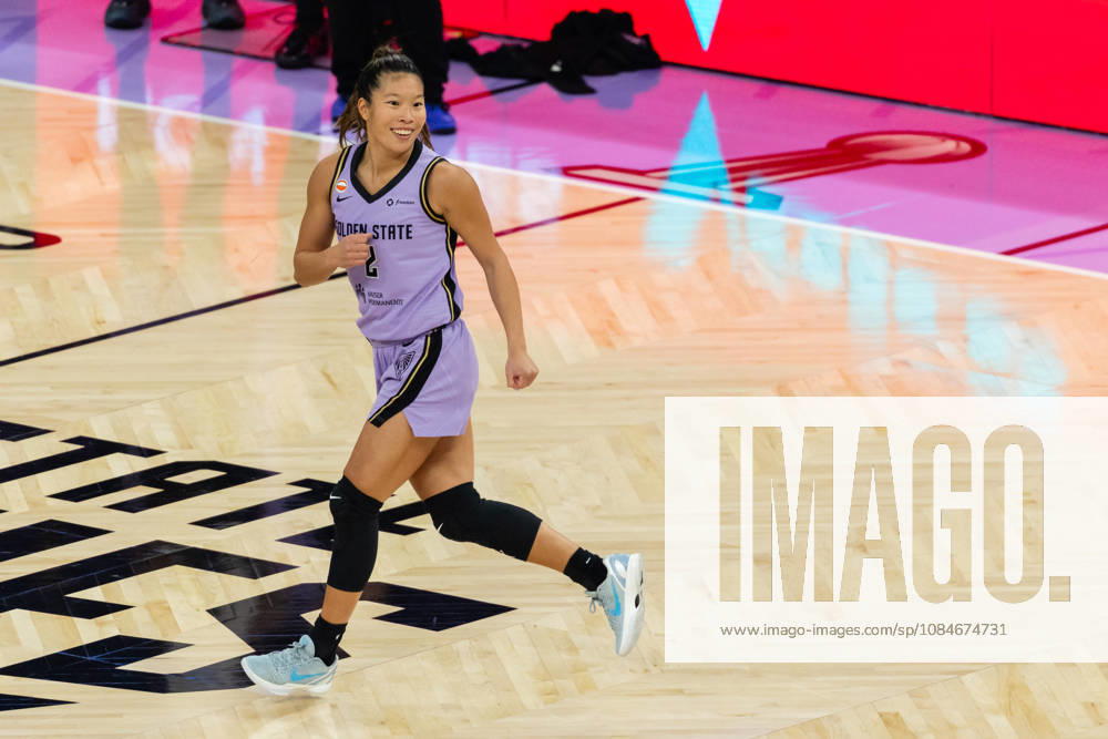 SAN FRANCISCO, CA - OCTOBER 17: Kaitlyn Chen 2 of the Golden State Valkyries celebrates a three during Game One of the WNBA, Basketball Damen, USA Playoff Finals against the Atlanta Dream on October 17, 2026 at Chase Center in San Francisco, CA. (Photo by Matthew Huang Icon Sportswire) WNBA: OCT 17 Finals Atlanta Dream at Golden State Valkyries Icon261017013