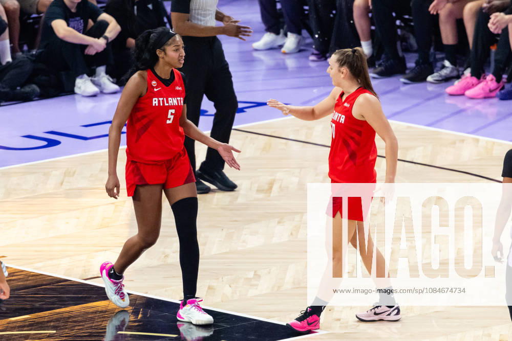 SAN FRANCISCO, CA - OCTOBER 17: Angel Reese 5 of the Atlanta Dream reacts to a foul with Isobel Borlase 20 during Game One of the WNBA, Basketball Damen, USA Playoff Finals against the Golden State Valkyries on October 17, 2026 at Chase Center in San Francisco, CA. (Photo by Matthew Huang Icon Sportswire) WNBA: OCT 17 Finals Atlanta Dream at Golden State Valkyries Icon261017014