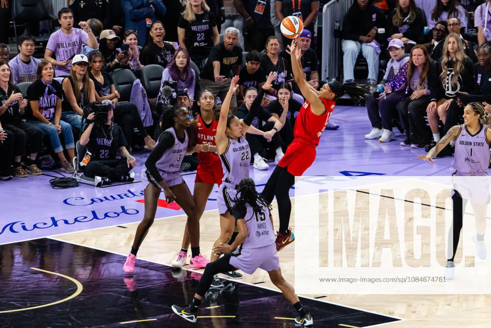 SAN FRANCISCO, CA - OCTOBER 17: Allisha Gray 15 of the Atlanta Dream shoots the ball during Game One of the WNBA, Basketball Damen, USA Playoff Finals against the Golden State Valkyries on October 17, 2026 at Chase Center in San Francisco, CA. (Photo by Matthew Huang Icon Sportswire) WNBA: OCT 17 Finals Atlanta Dream at Golden State Valkyries Icon261017020