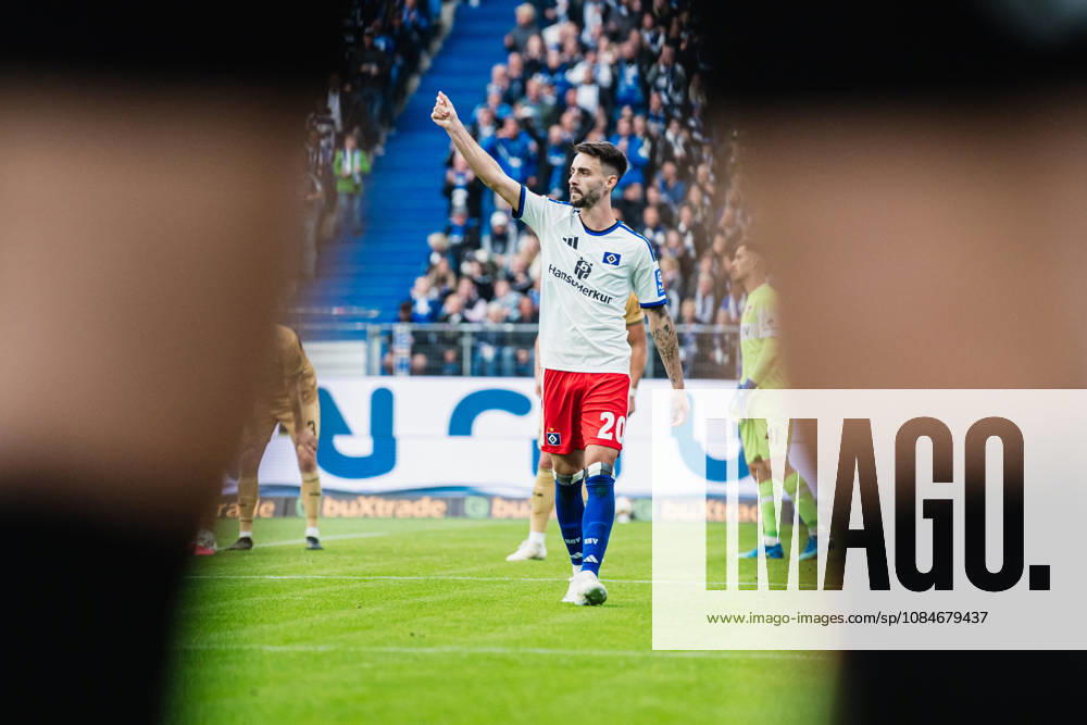 1 Bundesliga: Hamburger SV vs. VfB Stuttgart, October 17, 2026; Fabio Vieira, Hamburger SV; 20 Soccer, 1st Bundesliga, Matchday 6: Hamburger SV vs. VfB Stuttgart on October 17, 2026, at the Volksparkstadion, Hamburg. DFL regulations prohibit any use of photographs as image sequences and or quasi-video.