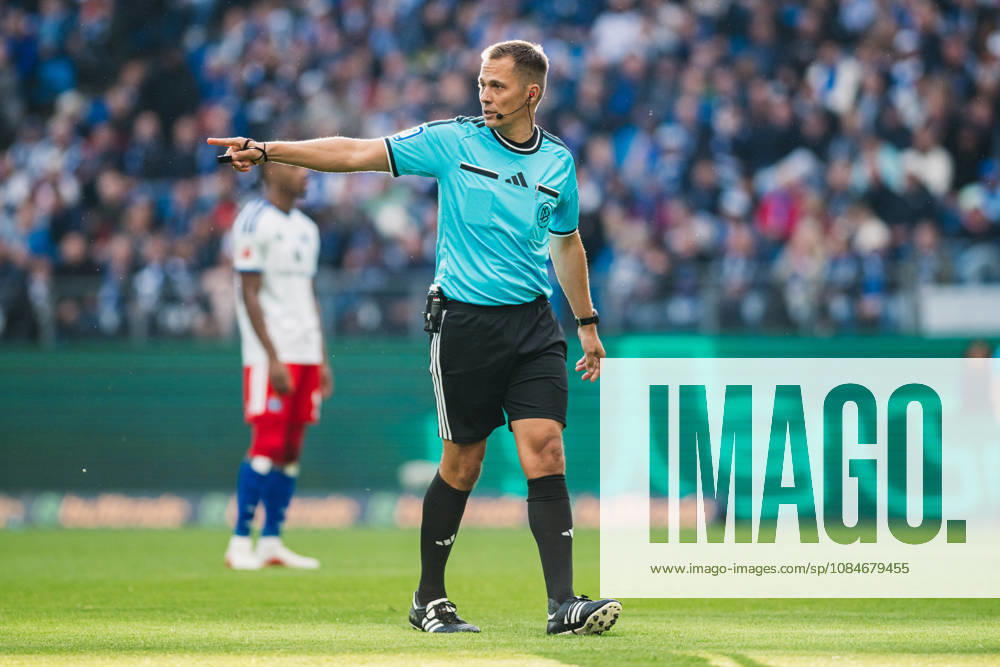 1 Bundesliga: Hamburger SV vs. VfB Stuttgart, October 17, 2026; Robert Hartmann, soccer referee, 1st Bundesliga, Matchday 6: Hamburger SV vs. VfB Stuttgart on October 17, 2026, at the Volksparkstadion, Hamburg. DFL regulations prohibit any use of photographs as image sequences and or quasi-video.