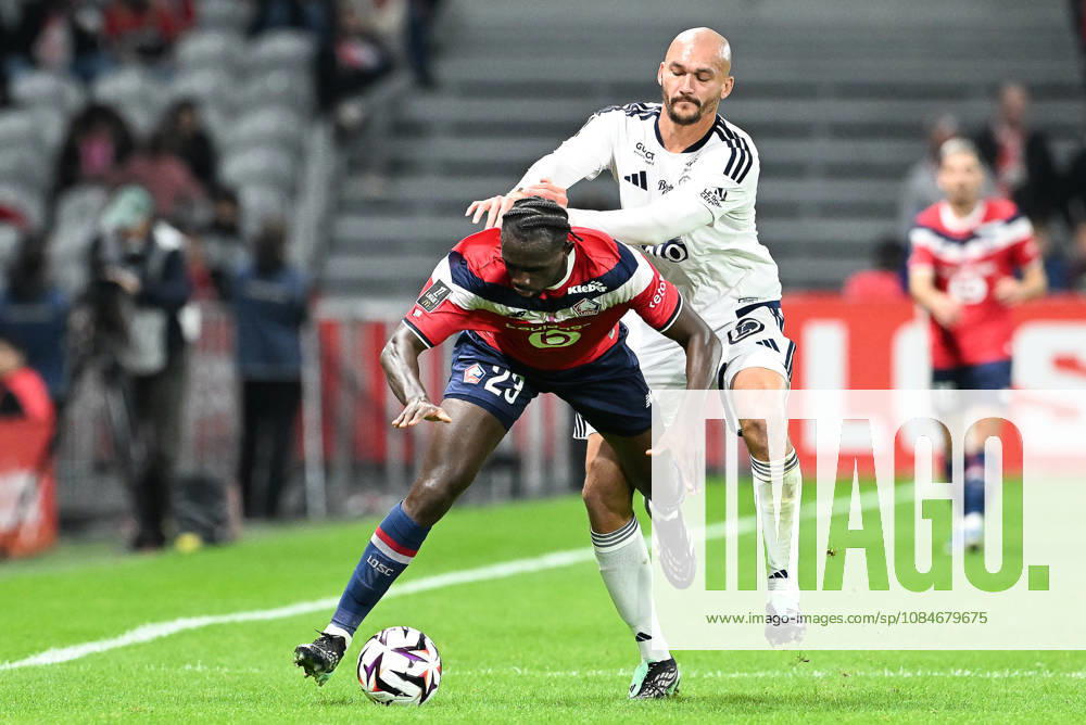 Lille OSC vs Brest Kamory Doumbia (23) of Brest and Basar Onal (19) of Lille pictured during the French Mc Donalds Ligue 1 season 2026 - 2027 matchday 7 game between Lille OSC and Stade Brest on October 17 , 2026 in Lille, France. (Photo by Jill Delsaux Isosport) Lille France