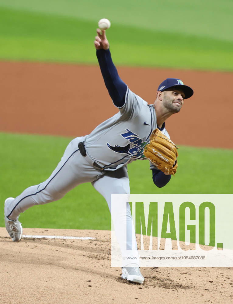 Tampa Bay Rays starting pitcher Nick Martinez (28) throws in the first inning against the Cleveland Guardians during game four of the MLB, Baseball Herren, USA American League Championship Series at Progressive Field in Cleveland, Ohio, on Saturday, October 16, 2026. CLE20261017702 AARONxJOSEFCZYK