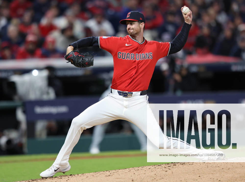 Cleveland Guardians pitcher Foster Griffin (22) throws in the second inning against the Tampa Bay Rays during game four of the MLB, Baseball Herren, USA American League Championship Series at Progressive Field in Cleveland, Ohio, on Saturday, October 16, 2026. CLE20261017707 AARONxJOSEFCZYK