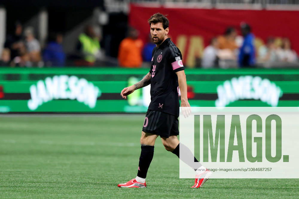 ATLANTA, GA - OCTOBER 17: Leo Messi of Miami during the Saturday evening MLS, Fussball Herren, USA game between Atlanta United FC and Inter Miami CF on October 17, 2026 at Mercedes-Benz Stadium in Atlanta, Georgia. (Photo by David J. Griffin Icon Sportswire) SOCCER: OCT 17 MLS Atlanta United FC vs Inter Miami CF Icon9532610110171