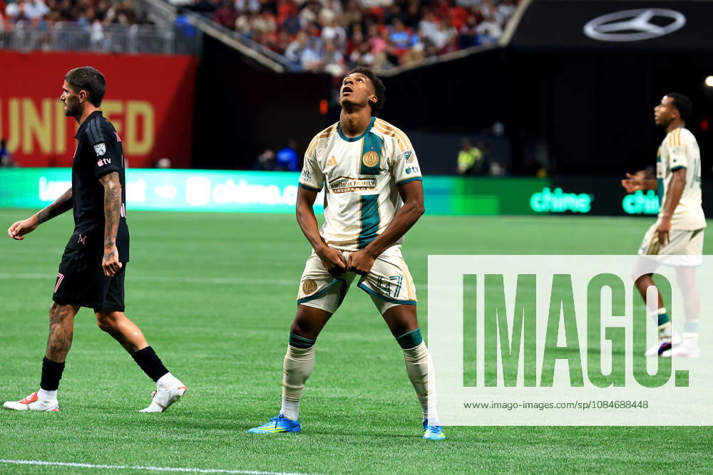 ATLANTA, GA - OCTOBER 17: Matthew Edwards (47) of the Atlanta United reacts after missing a shot on goal during the Saturday evening MLS, Fussball Herren, USA game between Atlanta United FC and Inter Miami CF on October 17, 2026 at Mercedes-Benz Stadium in Atlanta, Georgia. (Photo by David J. Griffin Icon Sportswire) SOCCER: OCT 17 MLS Atlanta United FC vs Inter Miami CF Icon9532610170708