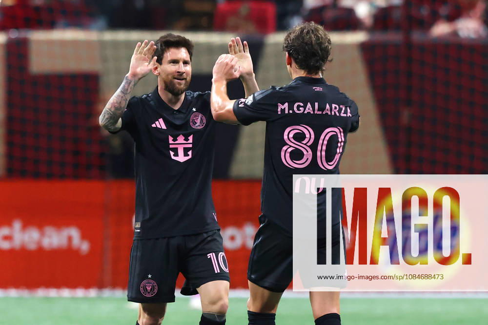 ATLANTA, GA - OCTOBER 17: Leo Messi (10) of the Inter Miami CF reacts with Matias Galarza (80) of the Inter Miami CF after Leo scored a goal during the Saturday evening MLS, Fussball Herren, USA game between Atlanta United FC and Inter Miami CF on October 17, 2026 at Mercedes-Benz Stadium in Atlanta, Georgia. (Photo by David J. Griffin Icon Sportswire) SOCCER: OCT 17 MLS Atlanta United FC vs Inter Miami CF Icon9532610170890