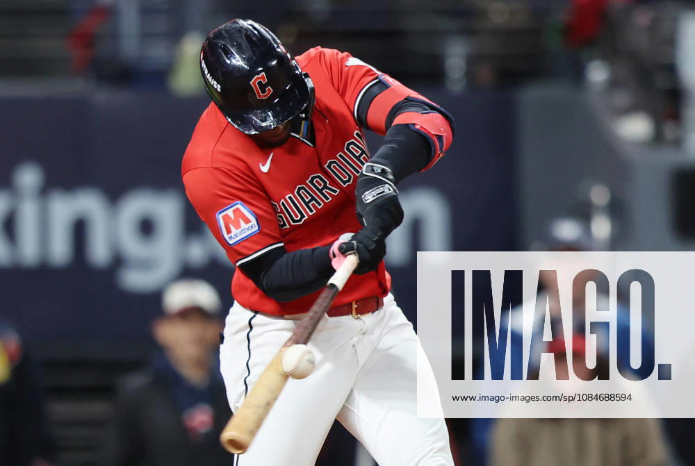 Cleveland Guardians Angel Martinez (1) hits a single against the Tampa Bay Rays in the seventh inning during game four of the MLB, Baseball Herren, USA American League Championship Series at Progressive Field in Cleveland, Ohio, on Saturday, October 17, 2026. CLE20261017735 AARONxJOSEFCZYK