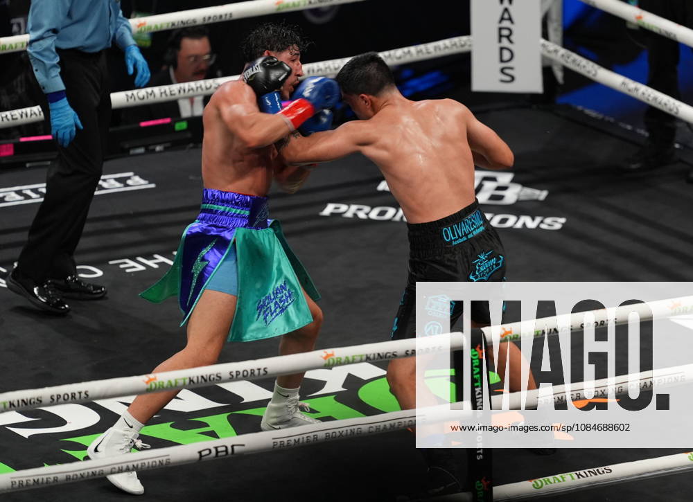 BOXING: Jaime Enrique Osuna vs Cristian Cangelosi in Las Vegas LAS VEGAS, NEVADA - OCTOBER 17: Jaime Enrique Osuna (in black short) and Cristian Cangelosi (in turquoise short) exchange punches during their middleweight fight on Saturday night at the Chelsea of The Cosmopolitan in Las Vegas, Nevada, United States on October 17, 2026. Tayfun Coskun Anadolu Nevada United States. Editorial use only. Please get in touch for any other usage.