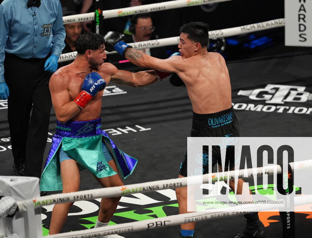 BOXING: Jaime Enrique Osuna vs Cristian Cangelosi in Las Vegas LAS VEGAS, NEVADA - OCTOBER 17: Jaime Enrique Osuna (in black short) and Cristian Cangelosi (in turquoise short) exchange punches during their middleweight fight on Saturday night at the Chelsea of The Cosmopolitan in Las Vegas, Nevada, United States on October 17, 2026. Tayfun Coskun Anadolu Nevada United States. Editorial use only. Please get in touch for any other usage.