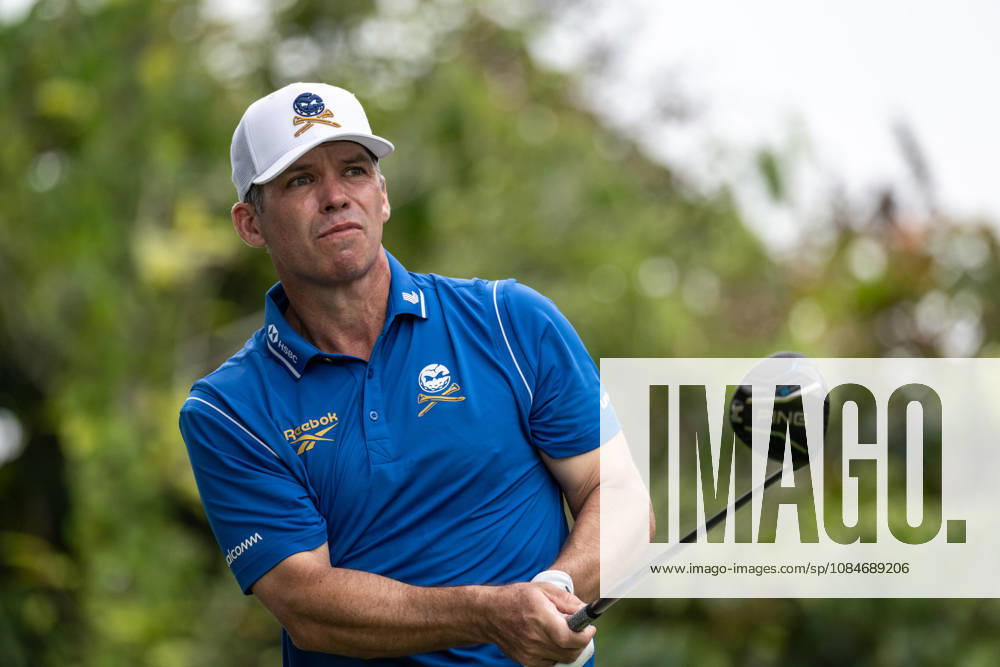 Paul CASEY from England, on the 1st Tee. Macau Open Golf 2026 Final Round. Macau Open Golf 2026 Final Round - ZUMAr144 20261018_zap_r144_013