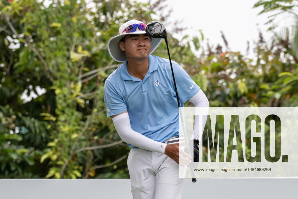 Chinas XU, Andi on the first tee.Macau Open Golf 2026 Final Round. Macau Open Golf 2026 Final Round - ZUMAr144 20261018_zap_r144_026