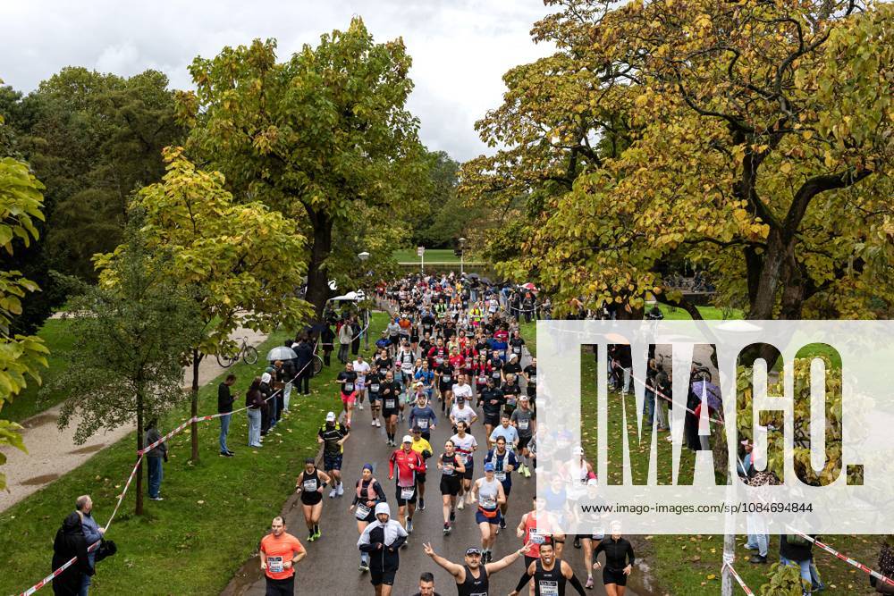 AMSTERDAM - The Amsterdam Marathon at Vondelpark. ANP RAMON VAN FLYMEN ANPxSportx IVx 572814944 originalFilename: 572814944