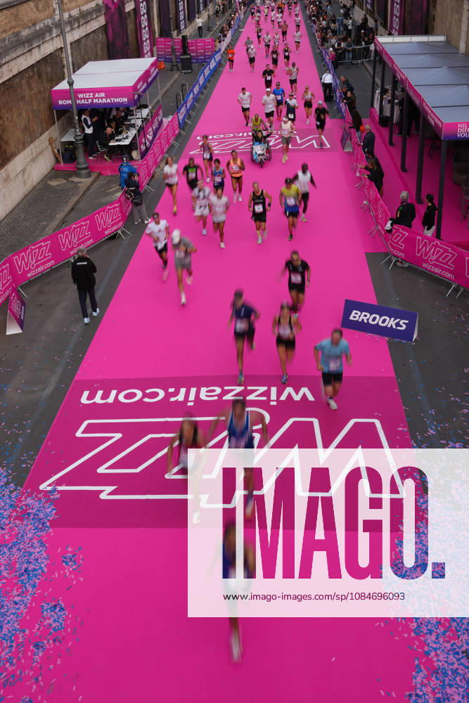 A moment of during the 3th edition of the Wizz Air Rome Half Marathon by Brooks 2026 Rome s, Italy - Sunday, October 18, 2026. ( Photo by Alfredo Falcone LaPresse )