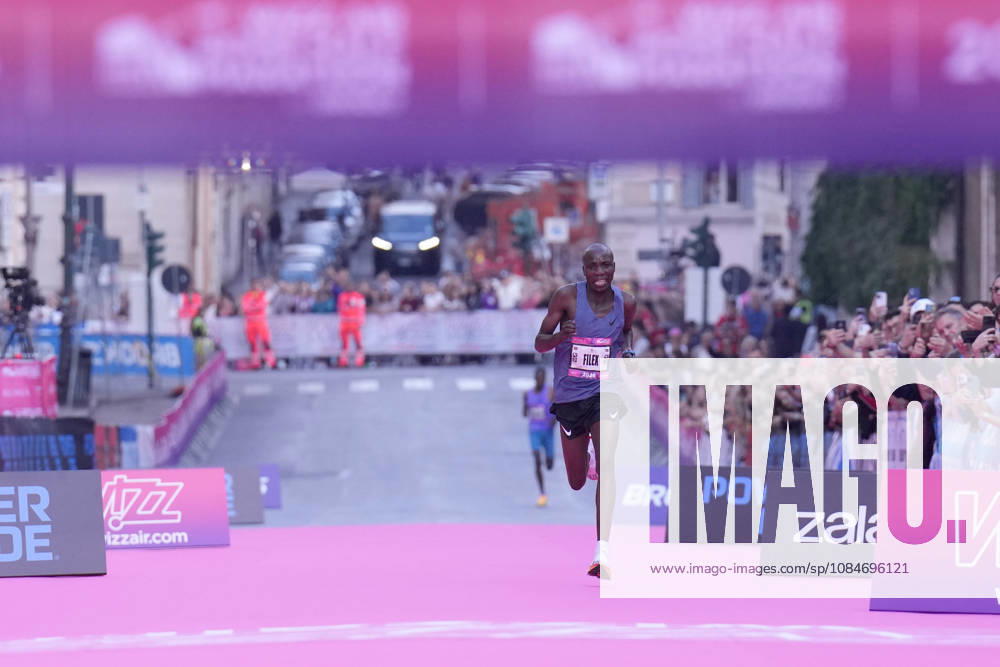 The winner Kibet Filex during the 3th edition of the Wizz Air Rome Half Marathon by Brooks 2026 Rome s, Italy - Sunday, October 18, 2026. ( Photo by Alfredo Falcone LaPresse )