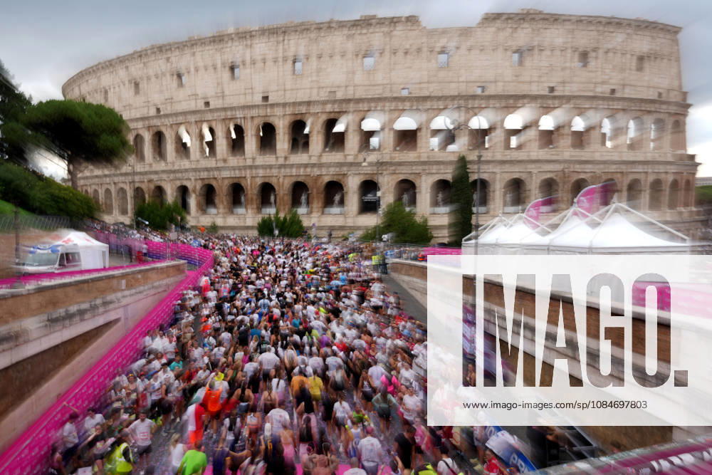 A moment of during the 3th edition of the Wizz Air Rome Half Marathon by Brooks 2026 Rome s, Italy - Sunday, October 18, 2026. ( Photo by Alfredo Falcone LaPresse )