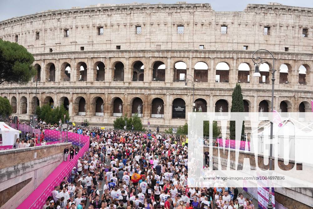 A moment of during the 3th edition of the Wizz Air Rome Half Marathon by Brooks 2026 Rome s, Italy - Sunday, October 18, 2026. ( Photo by Alfredo Falcone LaPresse )